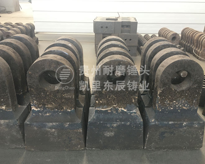 耐磨錘頭是什么材質(zhì)，挑選破碎機(jī)錘頭提壽命降成本的核心武器